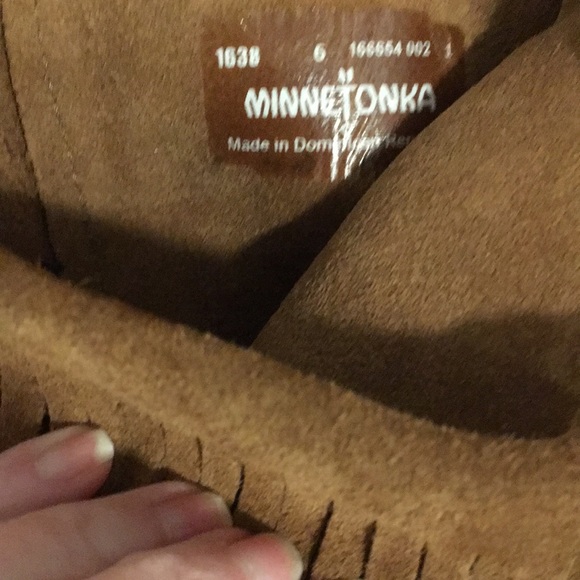 Minnetonka  genuine suede leather boots /fringe- Sz 6. Excellent condition! $16 - Picture 6 of 13